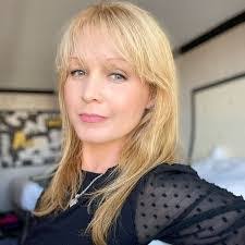 Tabatha Bell's Instagram, Twitter & Facebook