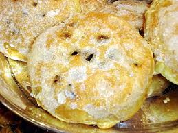 Some say they are similar to garibaldi biscuits as well. Eccles Cake Wikipedia