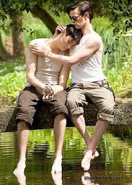 His parents are david and lynne smith, and he grew up with a sister named laura jayne, a sibling. Doctor Who Sexual Review Dr Who Star Matt Smith Plays Gay Author Isherwood
