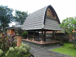 Rumah adat bali merupakan bangunan khas dengan arsitektur tradisionalnya yang unik, megah dan cantik, beragam jenis rumah adat bali sebuah pembahasan yang cukup menarik jika dijadikan topik pembahasan rumah adat, pasalnya bali merupakan suatu daerah yang populer dengan keragaman. Mengenal Rumah Adat Bali Dan Filosofi Arsitekturnya Rumah Com