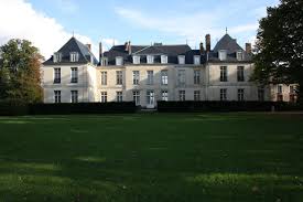Chateau Du Mesnil Saint Denis Wikipedia Chateau France Saint Denis Le Manoir