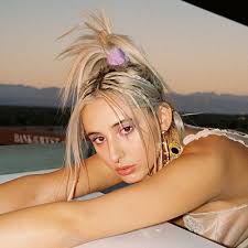 FADED GLAMOUR: Surfacing: Annika Rose Debuts With The Melodramatic Pop Of  'In The End'