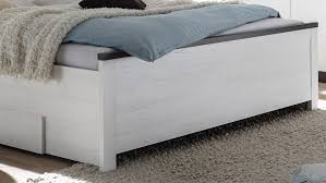Im inneren des schlafzimmers wird es in möbeln verwendet. Schlafzimmer Tiena 4 Teilig Pinie Weiss Abs Wenge Haptik