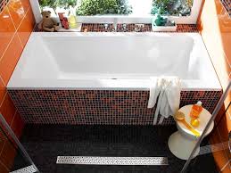 Badewanne einbauen mit wannenträger 6 schritte obi was kostet ein bad kostenrechner tipps obi neues badezimmer badewanne in wannenträger einbauen neues badezimmer badewanne in wannenträger einbauen das bad renovieren modernisierung für jedes budget bauen de ᐅ duschumbau in 9 stunden von innobad hier klicken badewanne verkleiden in 4. Pin Auf Wannenideen Von Mauersberger