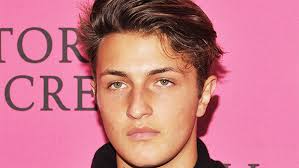 Celebrity Biography Of Anwar Hadid