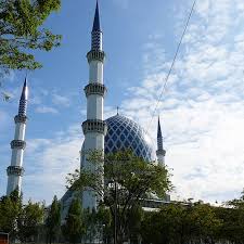 It is world's largest roundabout with a diameter of 3.5 km (2.2 miles). What To Do And See In Shah Alam Selangor The Best Free Things To Do