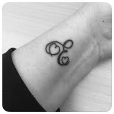 E Letter Tattoo Heart Tattoo Mother S Tattoo Tattoo Lettering Clever Tattoos Heart Tattoos With Names