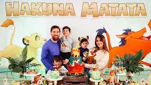 Uno de los dos mejores jugadores de la historia de argentina. Lionel Messi Y Su Familia Festejaron El Cumpleanos De Ciro Tyc Sports