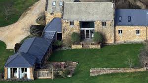 Everything to know about meghan markle and prince harry's new home in montecito, santa barbara, california. First Pictures Inside Prince Harry And Meghan Markle S Weekender Realestate Com Au