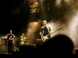 Hombres G Viquipedia L Enciclopedia Lliure Hombres g's original label, lollipop, was unable to further support the band in early 1984. hombres g viquipedia l enciclopedia