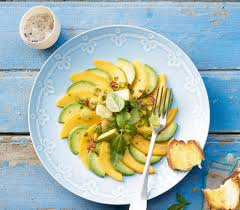 Avocado Mango Carpaccio Mit Peperoncinodressing Rezept Lebensmittel Essen Rezepte Vegetarisches Essen