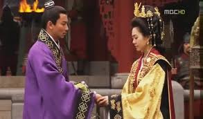 Ini akan menceritakan kisah dari perspektif yang menyegarkan sambil menampilkan jenis genre baru yang melawan stereotip gender. The Great Queen Seondeok Full Episodes Download Dramamu The Great Queen Seondeok 2009
