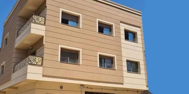 Façade avec enduit pasta crépi taloché — différentes textures d'enduit monocouche extérieur