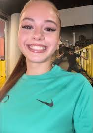 Mandie Harper's Instagram, Twitter & Facebook