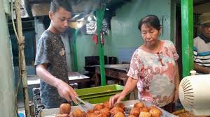 Resep roti goreng lapis dua untuk jualan yang kriuk di luar empuk di. Video Bolang Baling Peterongan Yang Legendaris Odading Nya Semarang Tribun Jateng