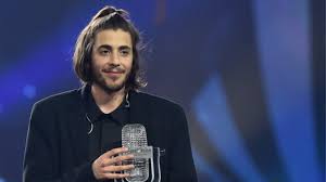Ontdek alles wat rotterdam te bieden heeft in dit jaars virtual village waar ware eurovision fans samen komen! Eurovision Nikhths O Portogalos Poy Perimenei Na Kanei Metamosxeysh Kardias