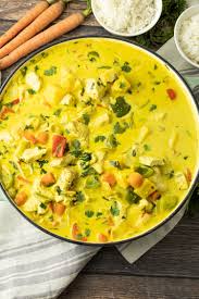 Big Pot Of Yellow Pineapple Curry With Chicken In 2020 Curry Ingredients Low Salt Recipes Curry