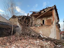 At the earth's surface, earthquakes may manifest themselves by a shaking or displacement of the ground. Croatian Earthquake Causes Significant Damage Temblor Net