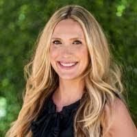 Amanda Gelinas's Instagram, Twitter & Facebook