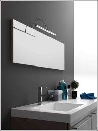Sono davvero tantissime le possibilità di personalizzazione degli interni con le piastrelle da posare a parete: Illuminazione Specchio Bagno Con Faretti Mirror Lighted Bathroom Mirror Lights