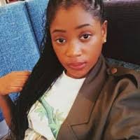 Alesha Lee's Instagram, Twitter & Facebook