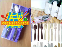Aneka sendok dan garpu berbahan plastik berbagai ukuran yang bisa disesuaikan dengan kebutuhan anda, seperti : Harga Sendok Garpu Plastik 08522855870i Wa Pabrik Sumpit Sendok Garpu Murah