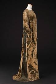 That's exactly why we offer a vast, shoppable selection of women's clothing. Fortuny From Invention To Eternity British Vogue British Vogue