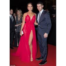 Shop over 120 top michael costello women's fashion and earn cash back from retailers such as revolve and the realreal all in one place. Grosshandel Michael Costello Olivia Culpo Rosy Sexy Rot Promi Kleider 2018 Hoch Aufgeteilter Ruckenfreier Roter Teppich Kleider Deep Sweetheart Kleider Von Customweddingdress 73 34 Auf De Dhgate Com Dhgate