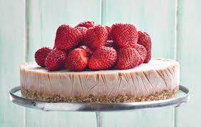 Raw Strawberry Cake Healthy Food Guide Recipe Strawberry Healthy Recipes Food