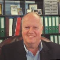 Elizabeth Pedley's Instagram, Twitter & Facebook