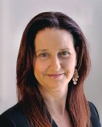 Melanie Elliott's Instagram, Twitter & Facebook