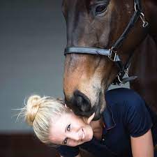John freestyle in the horses & dreams cdi4* grand prix friday. Jessica Von Bredow Werndl Fur Die Olympischen Spiele In Tokio Nominiert Sport In Der Region