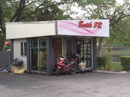 Anda bisa menggunakan baju anda yang sudah tidak bedah jahitan baju tersebut dengan silet. Pusat Kitar Semula Komuniti Presint 9 Putrajaya Pencari Makan