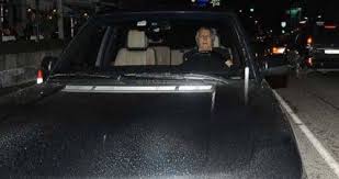 Aziz yıldırım'ın trafikte motosiklet sürücüsü ile tartışması kamerada. Range Rover Rangebaskan1 Twitter