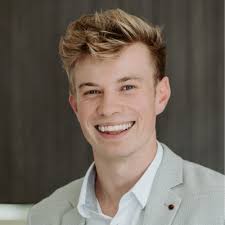 I've spent the past four months juggling full time university, a full time  job, and within that, managing the experience of hundreds of thousands of  customers worldwide.