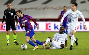 Gerilerden gelen hadziahmetovic'in dokunuşunda top az farkla üstten auta çıktı. Trabzonspor 3 1 Konyaspor Mac Sonucu Ozeti Takvim