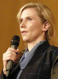 V letech 2014 až 2015 byla náměstkyní ministra pro lidská práva, rovné příležitosti a legislativu čr. Katerina Valachova Wikipedia
