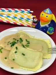 Leckere Maultschen Mit Schnittlauchsosse Maultaschen Schnittlauch Gesund Bio Kindergarten Essen Kinder Lieben Gute Leckeres Essen Catering Gutes Essen