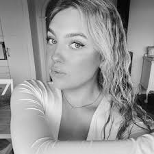 Julia Johansson (@juliaajohansson_)