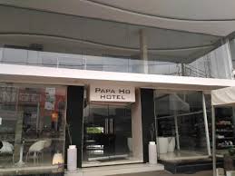 Terdapat beberapa rak besar di ruangan itu. Ruang Tunggu Dan Mini Market Picture Of Papa Ho Hotel Bogor Tripadvisor