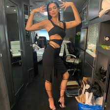 Her father is dukagjin lipa and mother anesa lipa. Dua Lipa Kendall Jenner And More Top Our Best Dressed List This Week