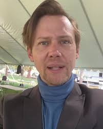 During a recent movie shoot in Redlands, actor Jimmi Simpson (Westworld,  Black Mirror, House of Cards) wanted to give a shout out to all U of R  graduates #URBulldog21 #URBulldog20