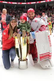 Hrubec began his junior career with the hc český krumlov organisation and in 2007 he moved to the hc české budějovice organisation. Masarykuv Pohar Je Pro Nej Uz Tretim Za Ty Prvni Dva Povazuje Trinecky Golman Hrubec Zenu A Syna Irozhlas Spolehlive Zpravy