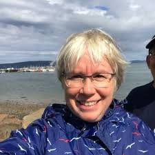 Alissa Mitchell (@bringonspring)