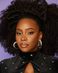 Candi Bradshaw's Instagram, Twitter & Facebook