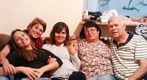 Check spelling or type a new query. Ex Namorada De Dinho Dos Mamonas Assassinas Aparece Em Foto Com Familia Do Cantor Nd