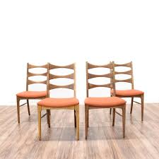 This Set Of 4 Mid Century Modern Chairs Are Featured In A Solid Wood With A Rustic Light Oak Finish Ladder Back Dining Chairs Dining Room Small Dining Chairs