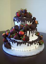Birthday Cake With Chocolate Covered Strawberries On Top I Want This For My Birthday A Light Pound Cake With Cream Cheese Frosting Filling In The Layers And White Fondant As The Top Frost Extreme Cakes Strawberry Wedding Cakes Extreme