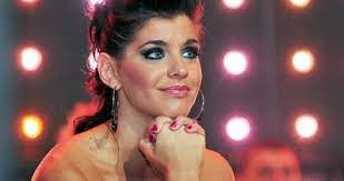 Heni dér came to light after she came ninth in the first season of megasztár. Der Heni Otthagyja A Sugarloafot Starity Hu