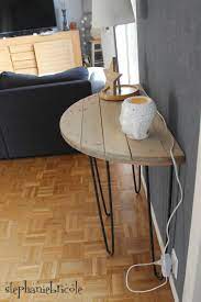 Une Console Demi Lune Avec Un Touret En Bois Et Des Pieds En Metal Stephanie Bricole Mobilier De Salon Table De Salon Deco Maison